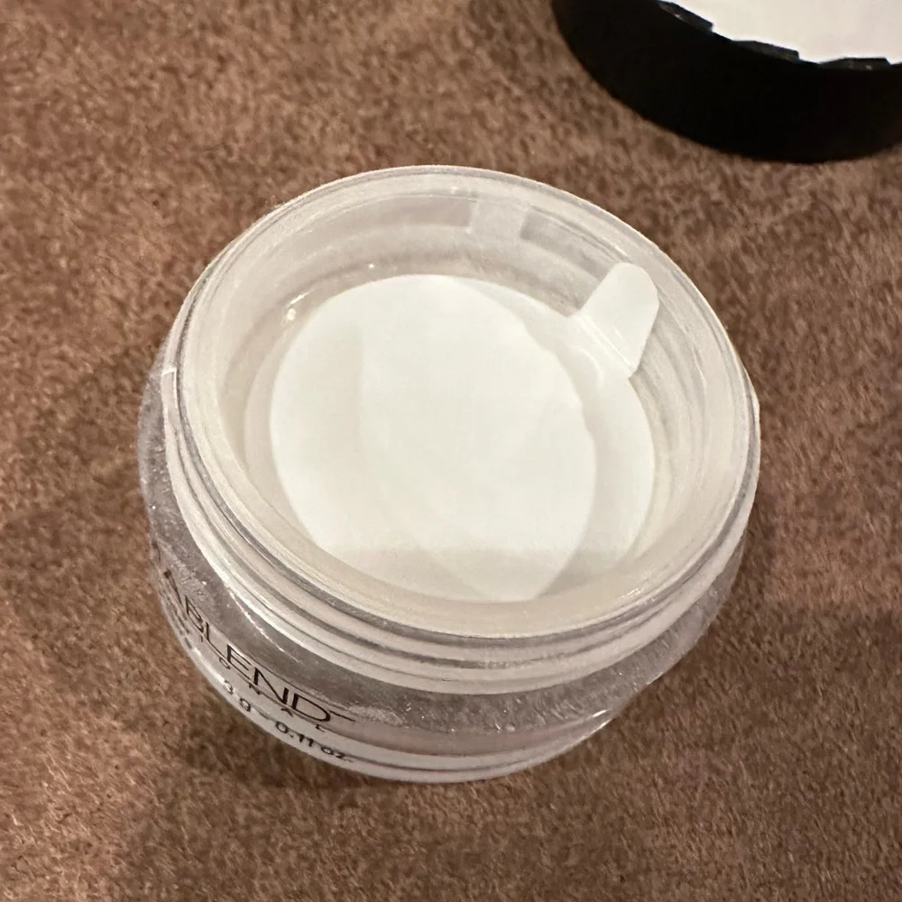 Dermablend Mini Setting Powder - Picture 2 of 3